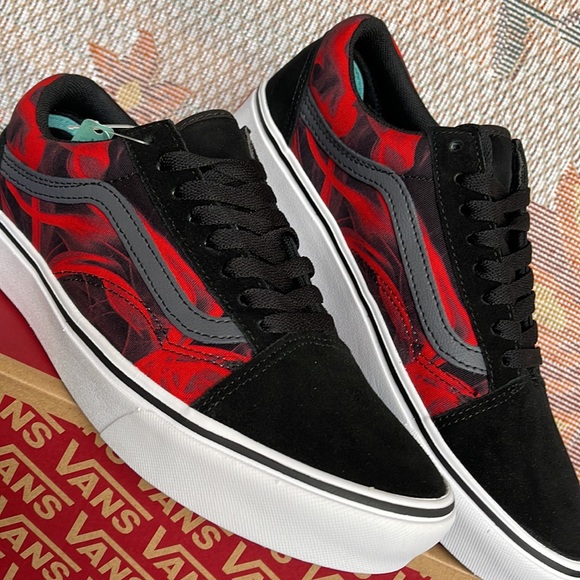 Vans Comfycush Old School 
After Dark Black/Red
VNOA5DYCY09
WMNS sneakers - Picture 10 of 16